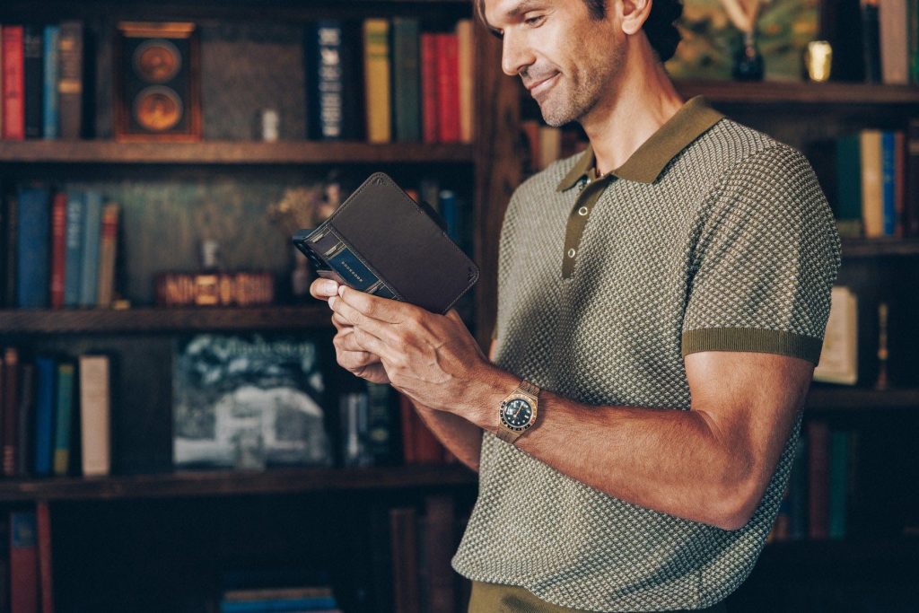 Twelve South revives iconic BookBook cases for iPhone 17 